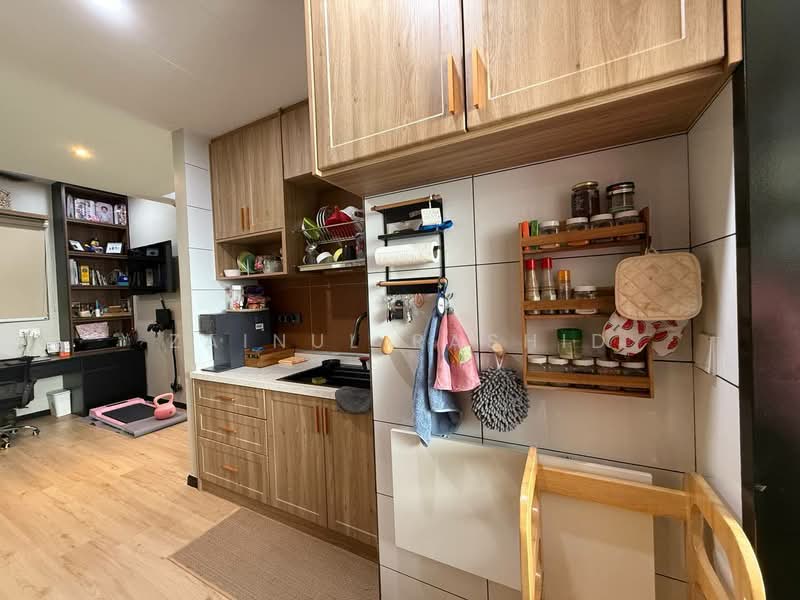 Kondominium untuk Dijual di The Valley Residences @ SkySierra - Zainul Rashid - Kitchen - PropertyGuru.com.my