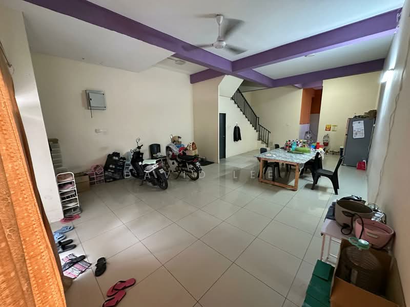 Rumah Teres 3 Tingkat untuk Dijual di Taman Rawang Tin (Rawang) - David Lee - Living Room - PropertyGuru.com.my