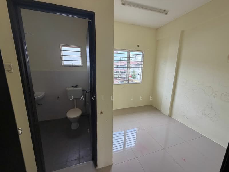 Rumah Teres 2 Tingkat untuk Dijual di Taman Rawang Tin (Rawang) - David Lee - Bathroom - PropertyGuru.com.my