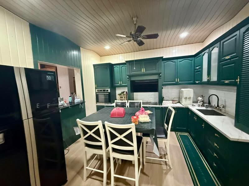 Semi-Detached House for Sale in Seksyen 1 Bandar Baru Bangi (Bandar Baru Bangi) - Effendy Shohaili - Kitchen - PropertyGuru.com.my