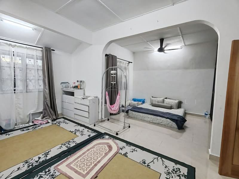 2-storey Terraced House for Sale in Taman Greenwood (Batu Caves) - Effendy Shohaili - Bedroom - PropertyGuru.com.my