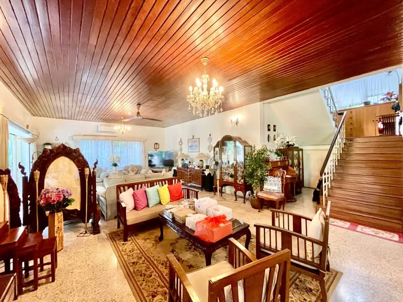 Bungalow for Sale in Seksyen 16 (Petaling Jaya) - Effendy Shohaili - Living Room - PropertyGuru.com.my
