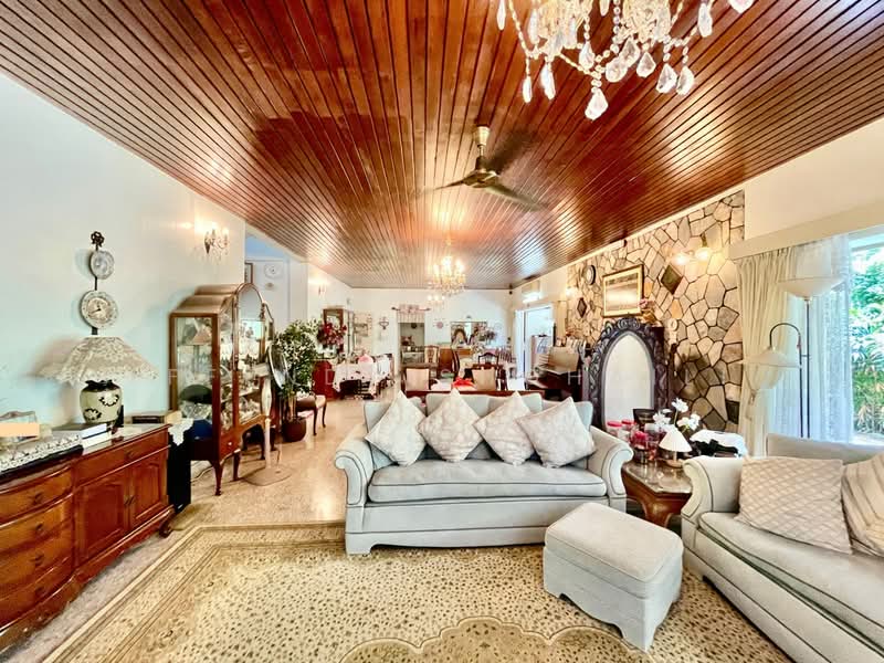 Bungalow for Sale in Seksyen 16 (Petaling Jaya) - Effendy Shohaili - Living Room - PropertyGuru.com.my