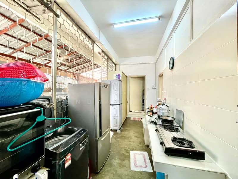 Bungalow for Sale in Seksyen 16 (Petaling Jaya) - Effendy Shohaili - Kitchen - PropertyGuru.com.my