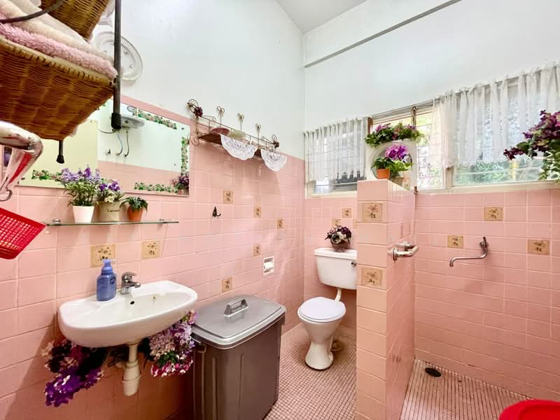 Bungalow for Sale in Seksyen 16 (Petaling Jaya) - Effendy Shohaili - Bathroom - PropertyGuru.com.my