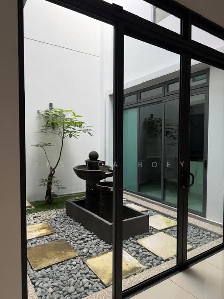Rumah Teres untuk Disewa di Iskandar Puteri (Nusajaya) (Johor) - Jessica Boey - Garden - PropertyGuru.com.my