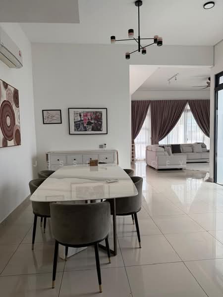 Rumah Teres untuk Disewa di Iskandar Puteri (Nusajaya) (Johor) - Jessica Boey - Dining Room - PropertyGuru.com.my