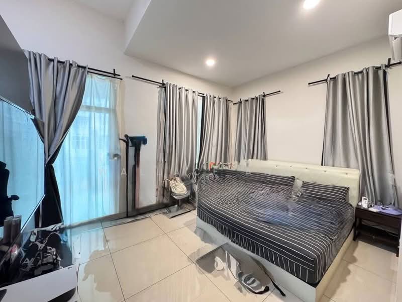 Rumah Kluster untuk Dijual di Taman Bestari Indah (Ulu Tiram) - Wallace Ang - Bedroom - PropertyGuru.com.my