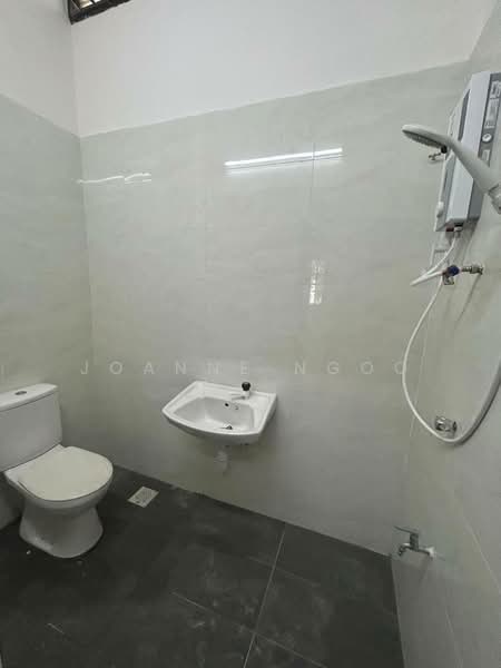 Terraced House for Rent in Taman Damai Jaya (Skudai) - Joanne Ngoo - Bathroom - PropertyGuru.com.my