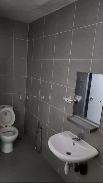 Servis Apartment untuk Dijual di Straits Garden Residence - Elynn Tee - Bathroom - PropertyGuru.com.my