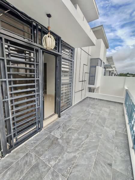 Cluster House for Rent in Bukit Indah (Iskandar Puteri (Nusajaya)) - Karine Sior - Balcony - PropertyGuru.com.my