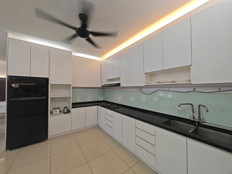 Kondominium untuk Disewa di Dwiputra Residences - Leon Kwan - Kitchen - PropertyGuru.com.my