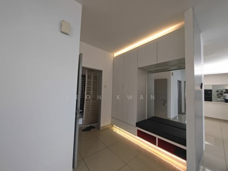 Kondominium untuk Disewa di Dwiputra Residences - Leon Kwan - Entrance - PropertyGuru.com.my