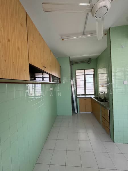 Rumah Flat untuk Dijual di Taman Perling - Alan Ler - Kitchen - PropertyGuru.com.my
