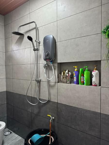 2-storey Terraced House for Sale in Taman Gaya (Ulu Tiram) - Ck Leow - Bathroom - PropertyGuru.com.my