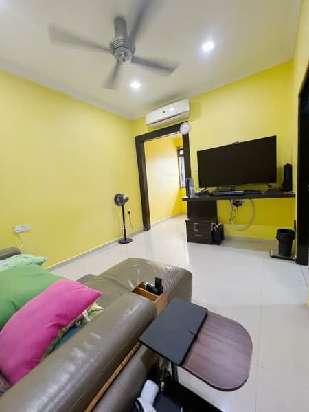 2-storey Terraced House for Sale in Taman Molek (Johor Bahru) - Alan Ler - Living Room - PropertyGuru.com.my