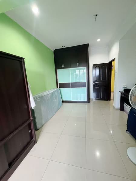2-storey Terraced House for Sale in Taman Molek (Johor Bahru) - Alan Ler - Bedroom - PropertyGuru.com.my