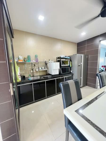 2-storey Terraced House for Sale in Taman Molek (Johor Bahru) - Alan Ler - Kitchen - PropertyGuru.com.my