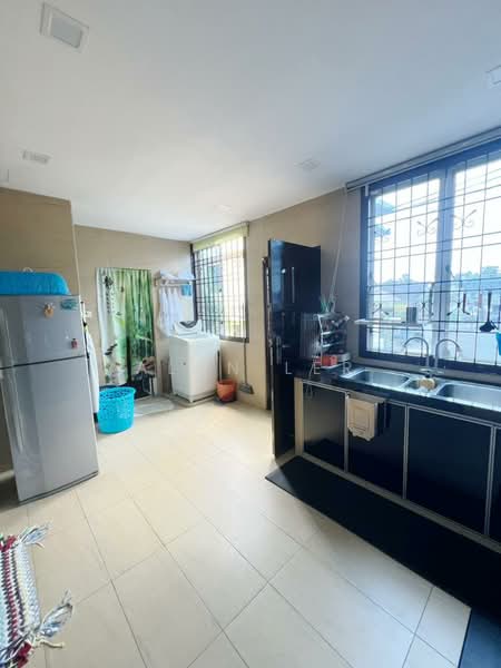 2-storey Terraced House for Sale in Taman Molek (Johor Bahru) - Alan Ler - Kitchen - PropertyGuru.com.my
