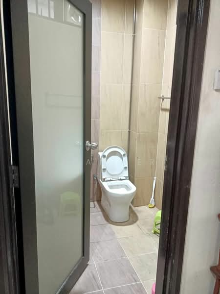 Semi-Detached House for Sale in Taman Perling (Perling) - Alan Ler - Bathroom - PropertyGuru.com.my