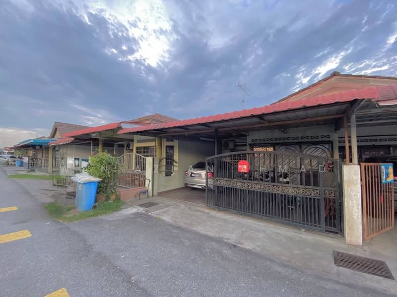 1-storey Terraced House for Sale in Telok Panglima Garang (Selangor) - Wan Azlan Ahmad - Exterior - PropertyGuru.com.my