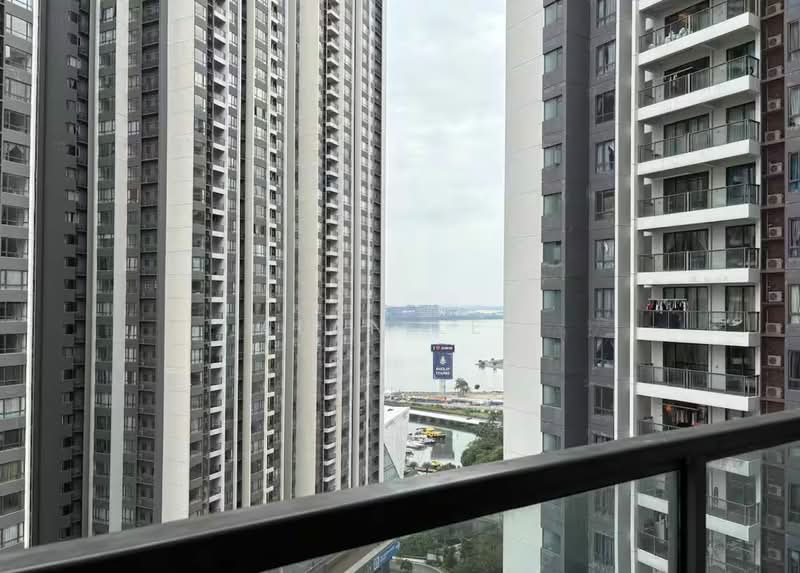 Servis Apartment untuk Dijual di R&F Princess Cove Phase 1 - Alan Ler - Balcony - PropertyGuru.com.my