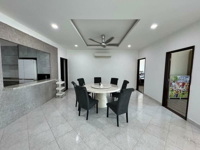 Condominium for Rent at Gurney Beach Resort - Max Ng - Dining Room - PropertyGuru.com.my