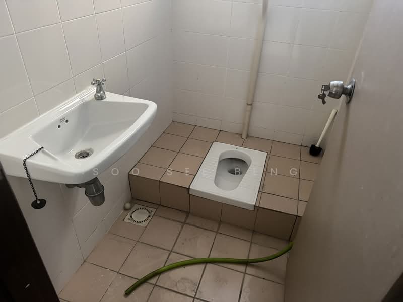 Office for Rent in Petaling Jaya (Selangor) - Soo See Beng - Bathroom - PropertyGuru.com.my