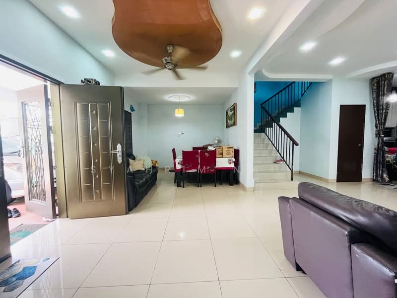 Rumah Berkembar untuk Dijual di Shah Alam (Selangor) - Syahrim Naim - Living Room - PropertyGuru.com.my