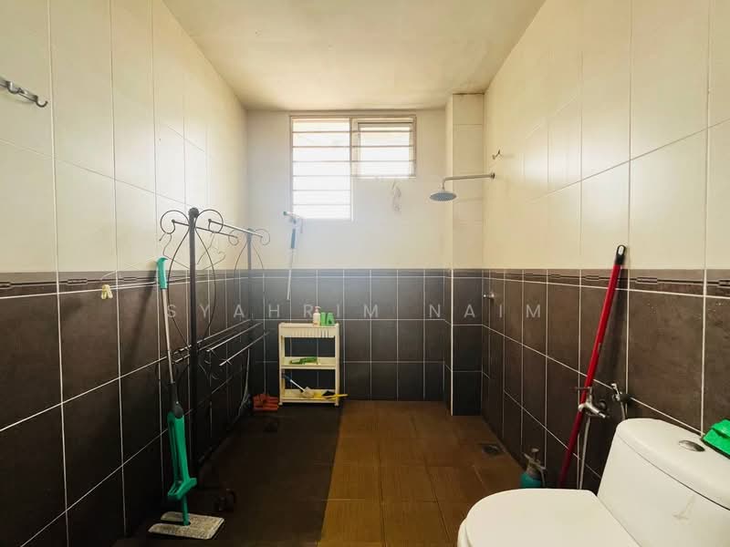 Rumah Berkembar untuk Dijual di Shah Alam (Selangor) - Syahrim Naim - Bathroom - PropertyGuru.com.my