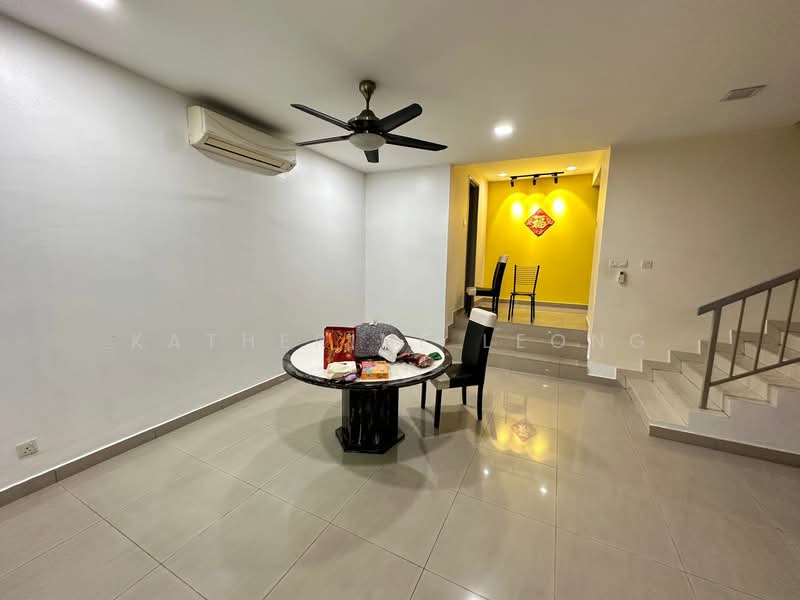 Rumah Teres 2.5 Tingkat untuk Dijual di Rawang (Selangor) - Katherine Leong - Living Room - PropertyGuru.com.my