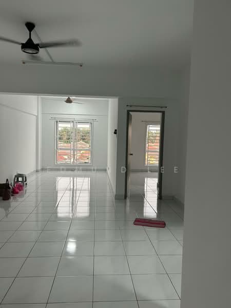 Pangsapuri untuk Disewa di Trifolia - Edmund Lee - Living Room - PropertyGuru.com.my