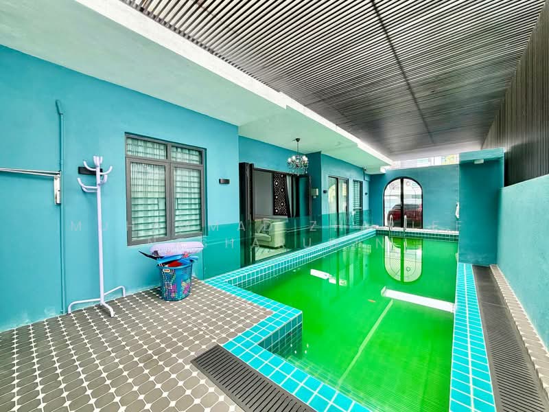 Lambaian Residence untuk Untuk Dijual - RM 1,800,000, Apr 2026 - Pool - PropertyGuru.com.my