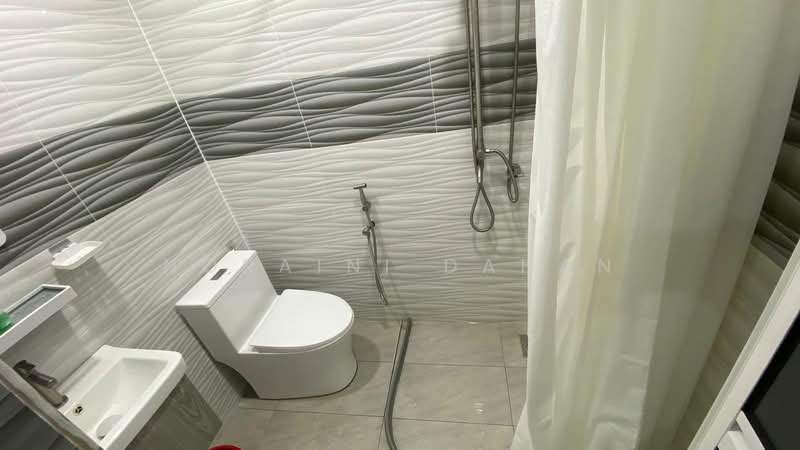 2-storey Terraced House for Sale in Kajang (Selangor) - Noraini Dahan - Bathroom - PropertyGuru.com.my