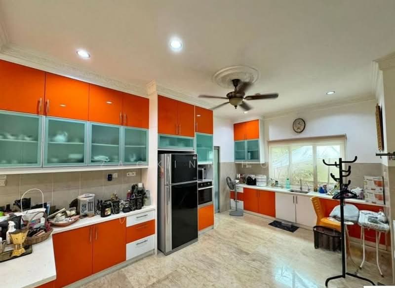Renovated & Extended 2 Sty Corner Bungalow Setia Eco Park Nusantara untuk Untuk Dijual - RM 3,200,000, Apr 2026 - Kitchen - PropertyGuru.com.my