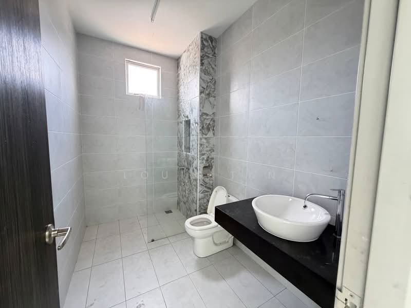 Cluster House for Sale in Skudai (Johor) - Louis Tan - Bathroom - PropertyGuru.com.my