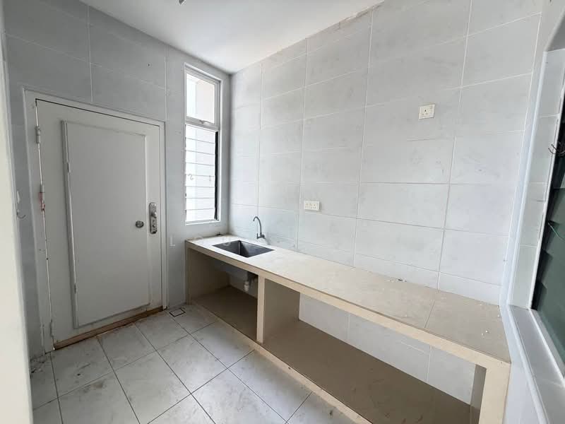 Cluster House for Sale in Skudai (Johor) - Louis Tan - Kitchen - PropertyGuru.com.my
