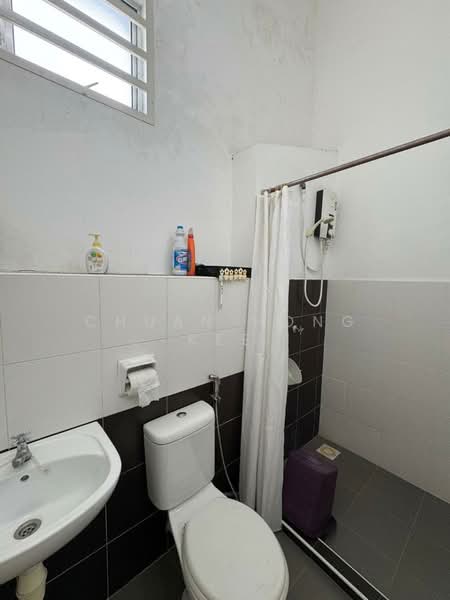 2-storey Terraced House for Sale in Johor Bahru (Johor) - Chuan Hong Kee - Bathroom - PropertyGuru.com.my