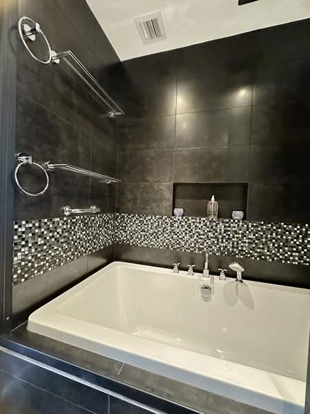 Windsor Tower untuk Untuk Dijual - RM 1,230,000, Apr 2026 - Bathtub - PropertyGuru.com.my