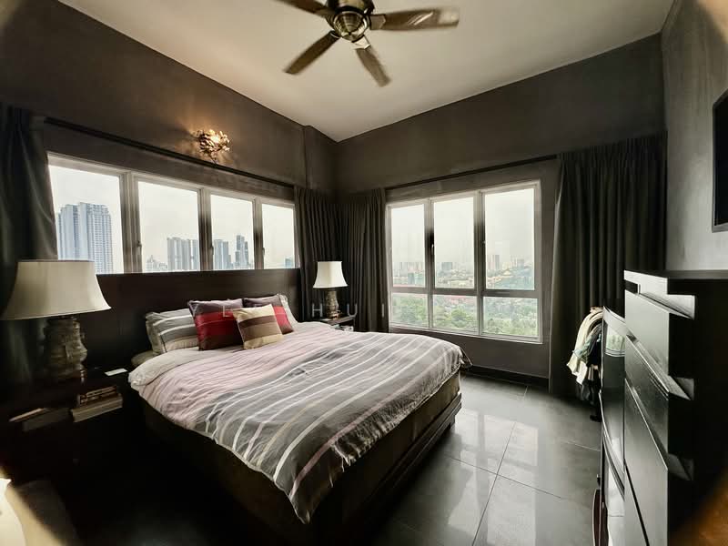 Windsor Tower untuk Untuk Dijual - RM 1,230,000, Apr 2026 - Bedroom with KLCC View  - PropertyGuru.com.my