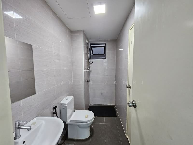 Service Residence for Rent at Vista Alam Serviced Apartment - Zaimah Zamri - Bathroom - PropertyGuru.com.my