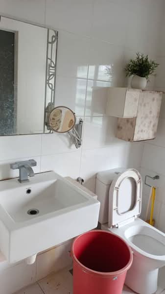 Kondominium untuk Dijual di Solaris Dutamas - TC Lim - Bathroom - PropertyGuru.com.my