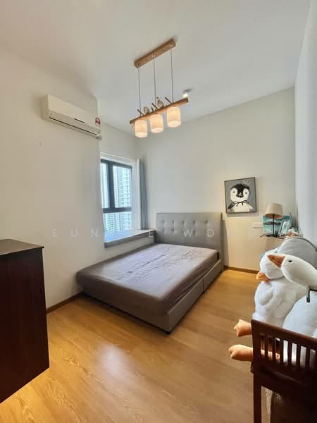 Bay Point @ Country Garden Danga Bay untuk Untuk Dijual - RM 478,000, Apr 2026 - Bedroom - PropertyGuru.com.my