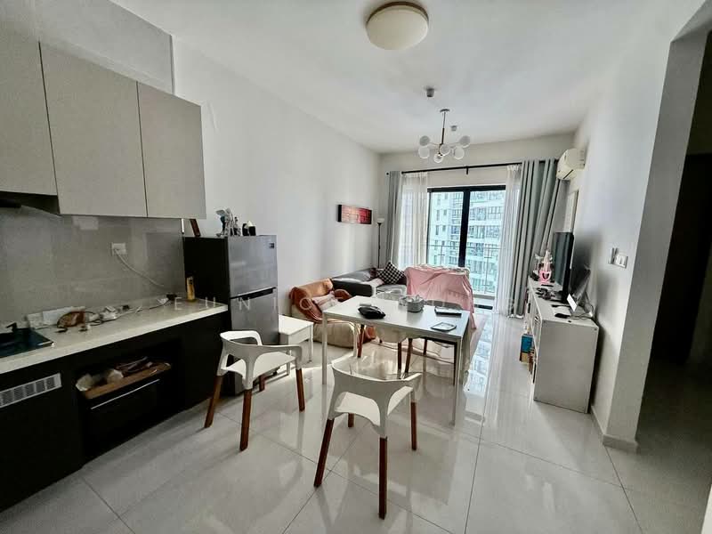 Bay Point @ Country Garden Danga Bay untuk Untuk Dijual - RM 478,000, Apr 2026 - Living Room - PropertyGuru.com.my