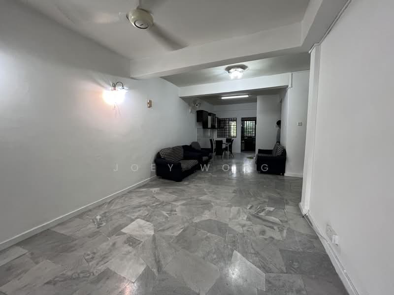 Townhouse for Rent in Bukit Jalil (Kuala Lumpur) - Joey Wong - Living Room - PropertyGuru.com.my