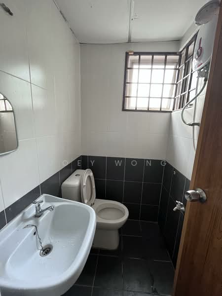 Townhouse for Rent in Bukit Jalil (Kuala Lumpur) - Joey Wong - Bathroom - PropertyGuru.com.my