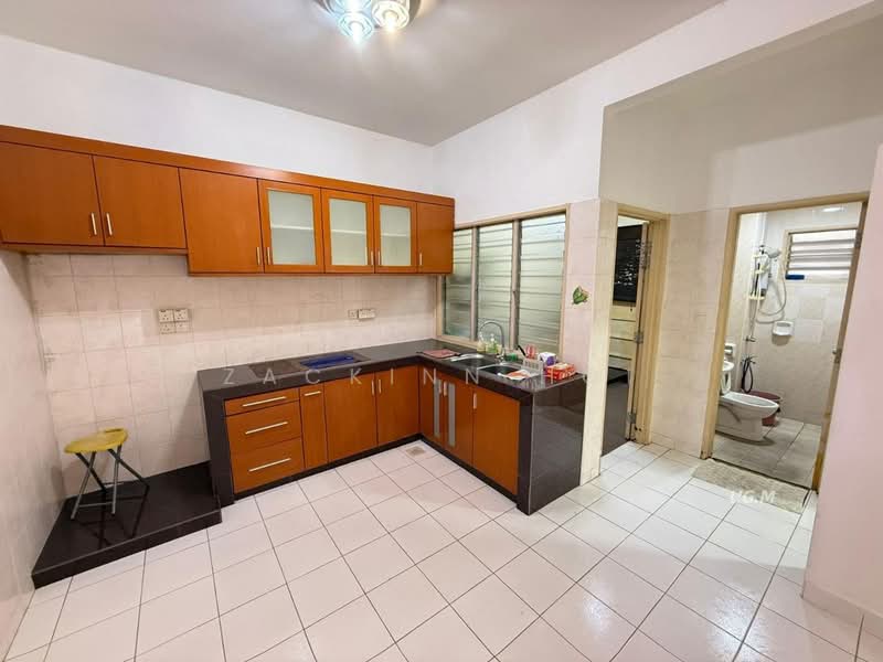 Super Value Buy & Prime Location 2 Sty Jejawi@Bandar Botanic Klang untuk Untuk Dijual - RM 609,000, Apr 2026 - Kitchen - PropertyGuru.com.my