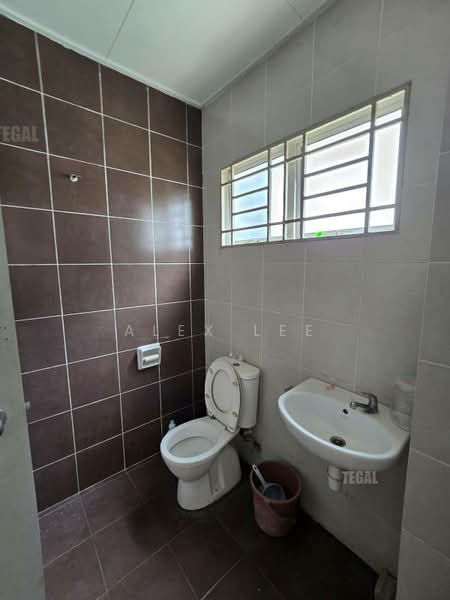 Bandar Puteri Klang untuk Untuk Dijual - RM 650,000, Apr 2026 - Bathroom - PropertyGuru.com.my
