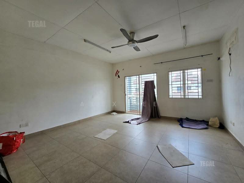 Bandar Puteri Klang untuk Untuk Dijual - RM 650,000, Apr 2026 - Living Room - PropertyGuru.com.my