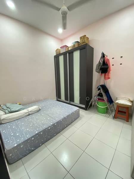 1-storey Terraced House for Sale in Bandar Putra (Kulai) - Daniel Yong - Bedroom - PropertyGuru.com.my